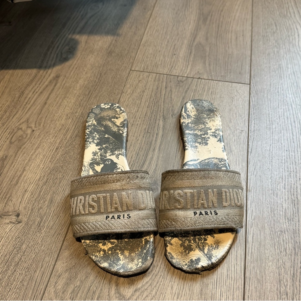 Dior Dway side sandals